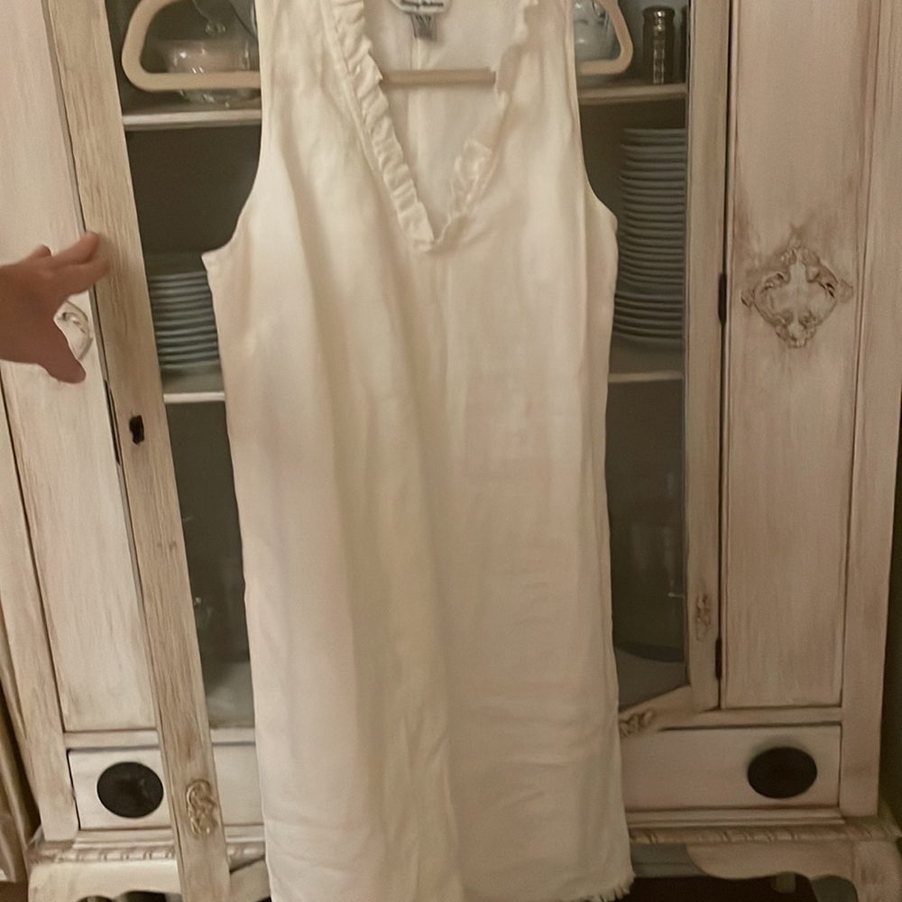 NWOT Tommy Bahama White, linen, a-line dress w/ruffled v-neck, frayed hem